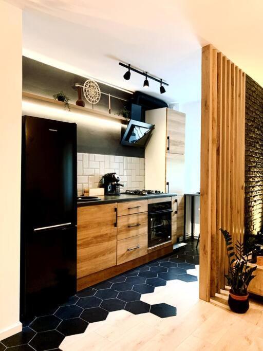 Heart Of The City - Modern Studio With Balcony Lägenhet Bukarest Exteriör bild